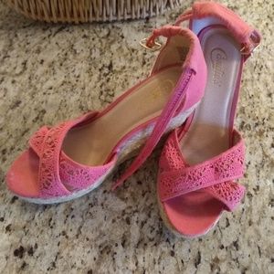 Ladies pink vedges shoes